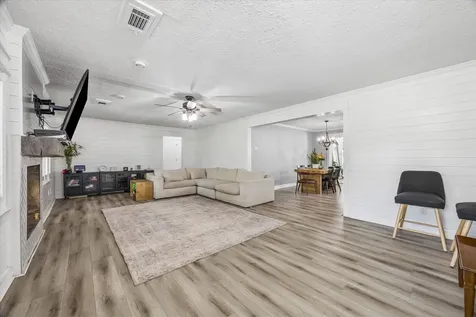 206 Melody Lane Friendswood TX 77546