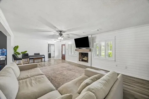 206 Melody Lane Friendswood TX 77546
