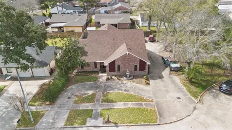 10614 Huntington Point Drive Houston TX 77099