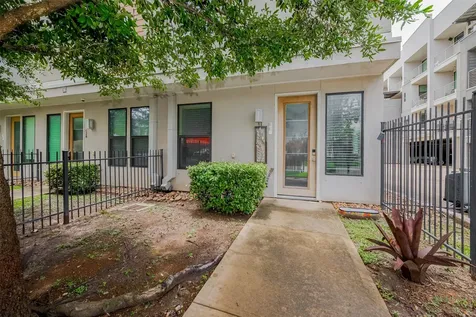 2401 Crawford Street C2a Houston TX 77004