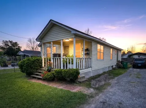 214 Palmyra Street Houston TX 77022