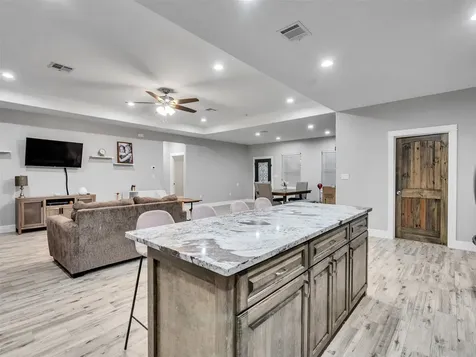 24 County Road 2293 Cleveland TX 77327