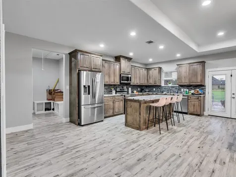 24 County Road 2293 Cleveland TX 77327