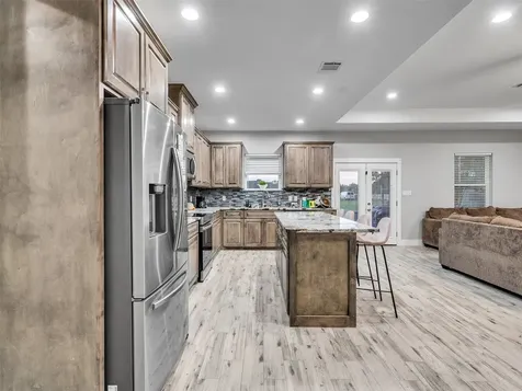 24 County Road 2293 Cleveland TX 77327