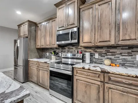 24 County Road 2293 Cleveland TX 77327
