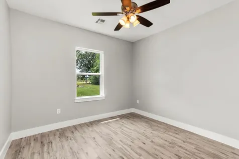 24 County Road 2293 Cleveland TX 77327