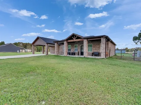 24 County Road 2293 Cleveland TX 77327