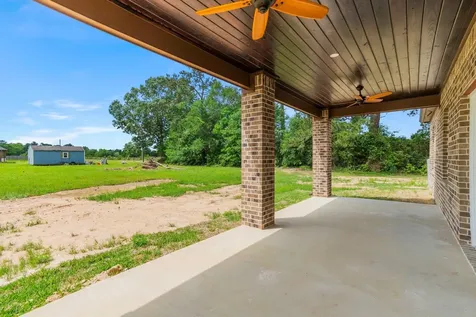 24 County Road 2293 Cleveland TX 77327