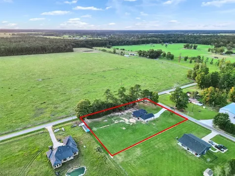24 County Road 2293 Cleveland TX 77327