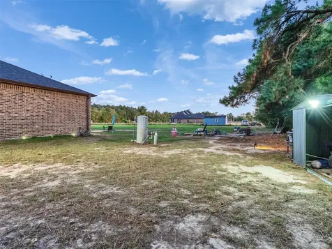 24 County Road 2293 Cleveland TX 77327