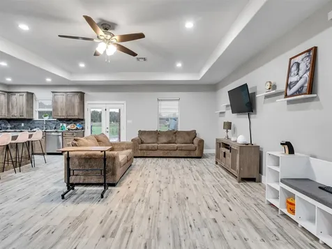 24 County Road 2293 Cleveland TX 77327