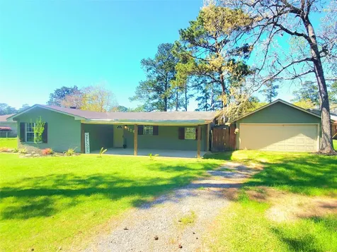 104 Sweet Gum Village Mills TX 77663