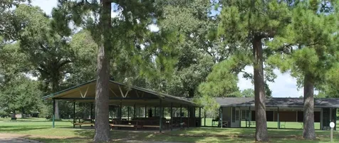 104 Sweet Gum Village Mills TX 77663
