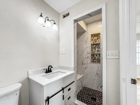 1127 Harris Way Galveston TX 77551