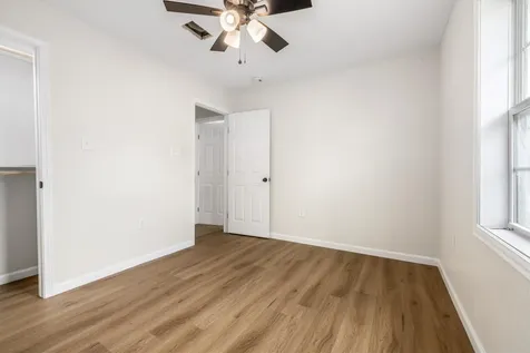 1127 Harris Way Galveston TX 77551