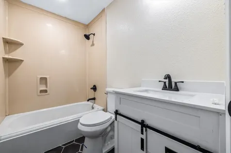1127 Harris Way Galveston TX 77551