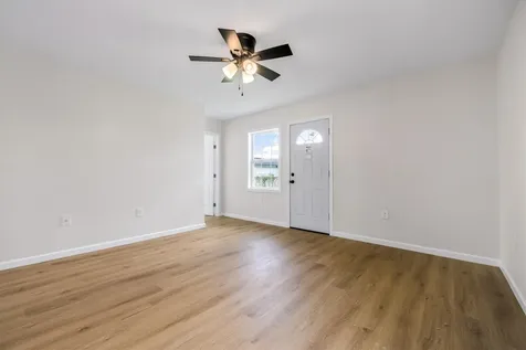 1127 Harris Way Galveston TX 77551