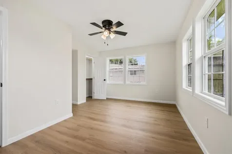 1127 Harris Way Galveston TX 77551