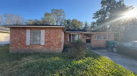 1913 Lincoln Drive Orange TX 77630
