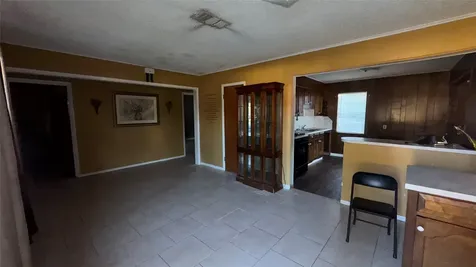 1913 Lincoln Drive Orange TX 77630