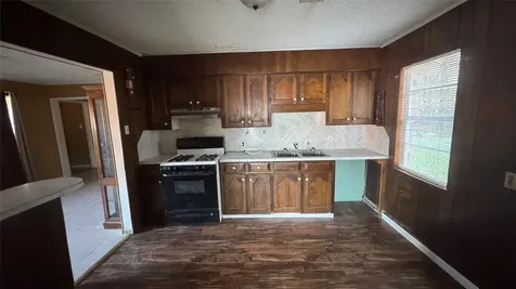 1913 Lincoln Drive Orange TX 77630