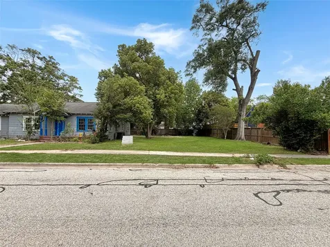 502 E Fayle Street Baytown TX 77520