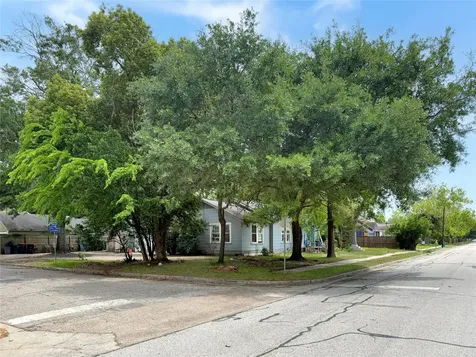 502 E Fayle Street Baytown TX 77520