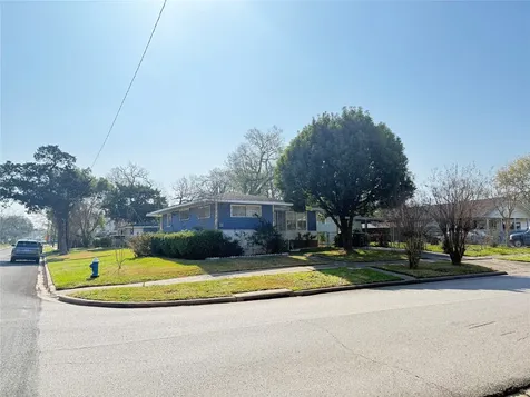2003 Alta Vista Street Houston TX 77023