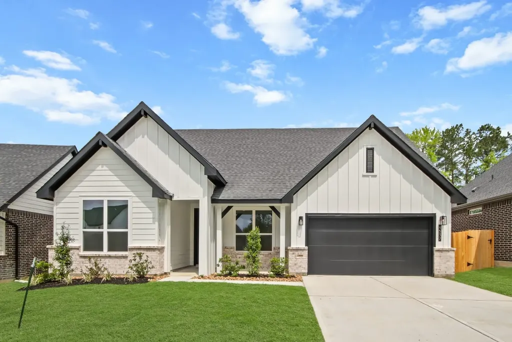 4537 Iguaza Falls Drive Conroe TX 77303