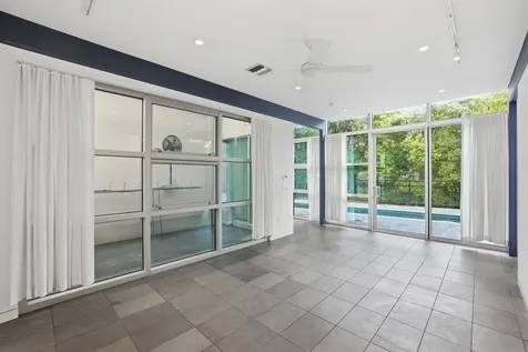 2424 White Oak Drive Houston TX 77009