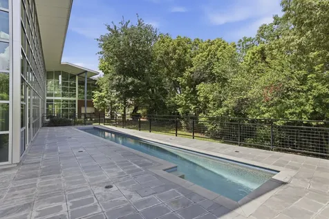 2424 White Oak Drive Houston TX 77009