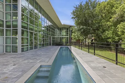 2424 White Oak Drive Houston TX 77009