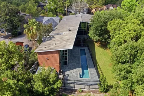 2424 White Oak Drive Houston TX 77009