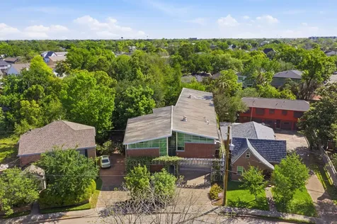 2424 White Oak Drive Houston TX 77009
