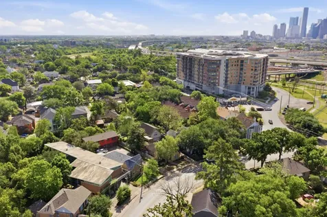 2424 White Oak Drive Houston TX 77009