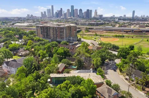 2424 White Oak Drive Houston TX 77009