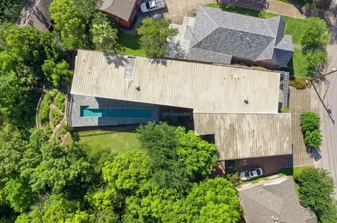 2424 White Oak Drive Houston TX 77009