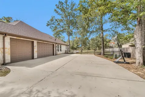 11498 Oak Springs Drive Willis TX 77378