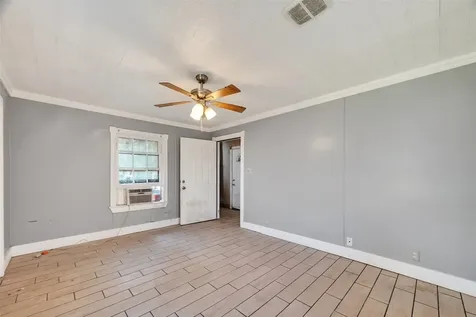 15627 Market Street Channelview TX 77530