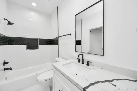 5029 Broom Street B Houston TX 77091