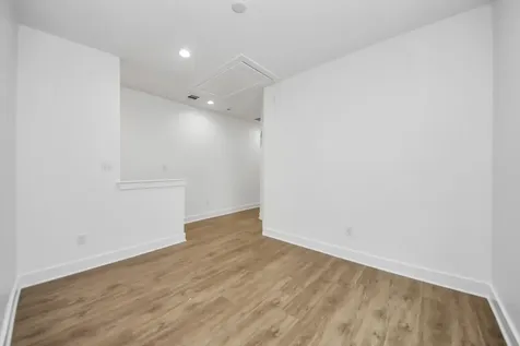 5029 Broom Street B Houston TX 77091