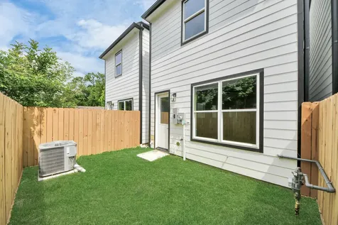 5029 Broom Street B Houston TX 77091