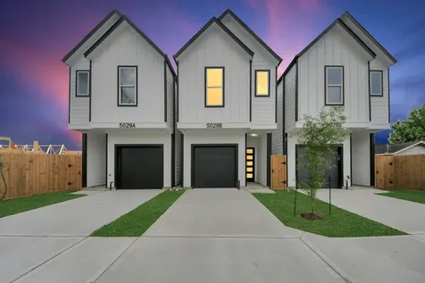 5029 Broom Street B Houston TX 77091