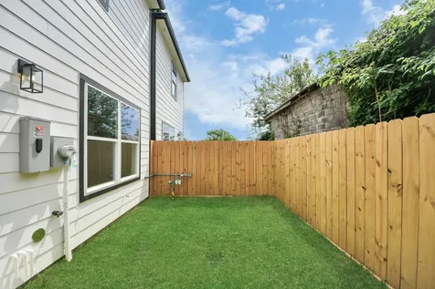 5029 Broom Street B Houston TX 77091