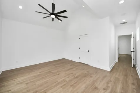 5029 Broom Street B Houston TX 77091