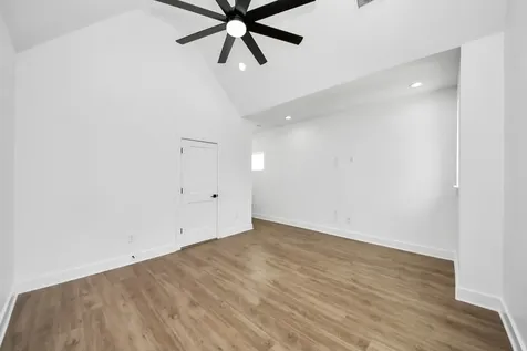 5029 Broom Street B Houston TX 77091