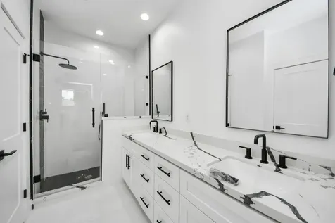 5029 Broom Street B Houston TX 77091