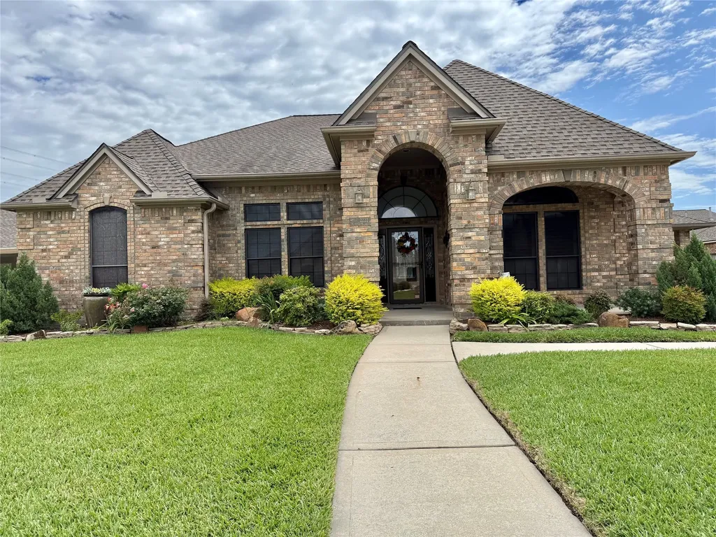 2222 W Lonesome Dove Drive Deer Park TX 77536