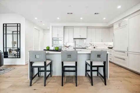 5656 San Felipe Street 603 Houston TX 77056
