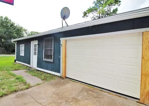 2460 W Shane Street 1 Alvin TX 77511
